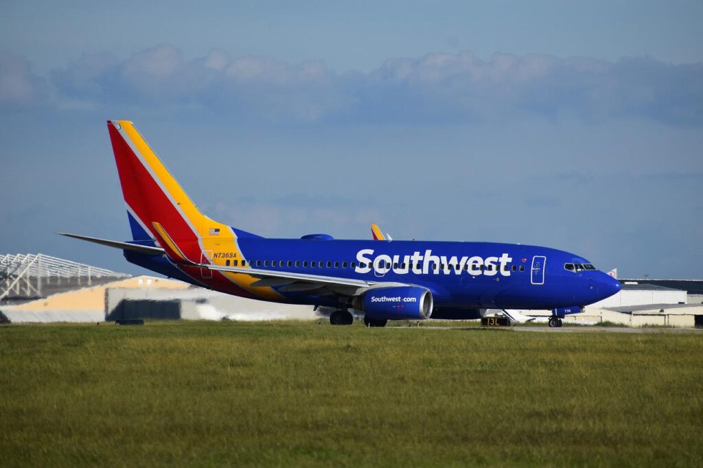 airplane, southwest airlines, airport-6839692.jpg